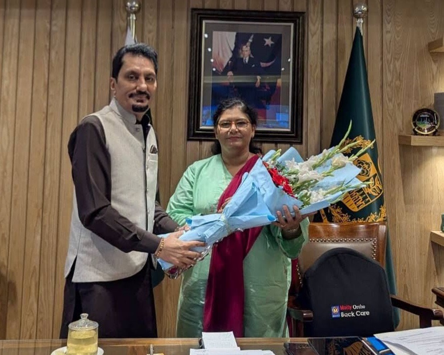 رئیسہ عادل کی عوام کو باخبر رکھنے اور قومی بیانیے کی تشکیل میں میڈیا کے کردار کی ستائش | لمحہ نیوز