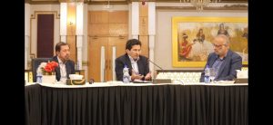 وفاقی وزیر پٹرولیم علی پرویز ملک سوئی سدرن گیس کمپنی لمیٹڈ کے اجلاس کی صدارت کرتے ہوئے