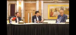 وفاقی وزیر پٹرولیم علی پرویز ملک سوئی سدرن گیس کمپنی لمیٹڈ کے اجلاس کی صدارت کرتے ہوئے