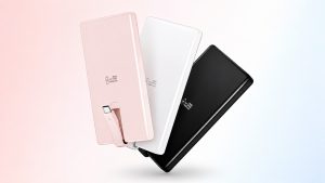 Huawei کا All‑in‑One سمارٹ پاور بینک جس میں USB‑C کیبل لگا ہوا ہے