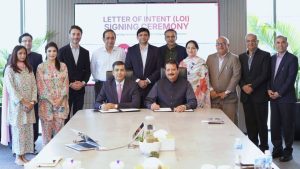 JazzWorld اور PPAF کے نمائندے LoI کے اعلان سے متعلقہ پریس ریلیز میں شمولیت کا اعلان کر رہے ہیں
