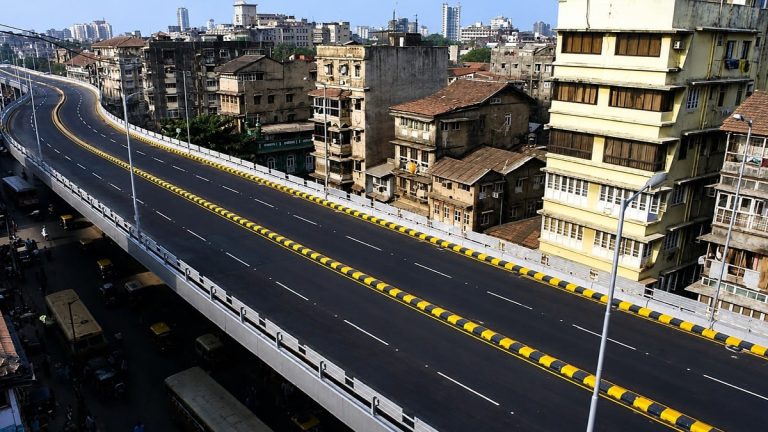 کورنگی نمبر 5 فلائی اوور اور شاہراہِ بھٹو پر جاری تعمیراتی کام کا معائنہ