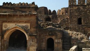 پاکستان کے تاریخی اور ثقافتی مقامات کے مختلف قلعوں اور آثار کے مناظر