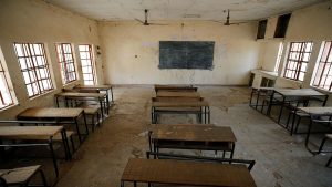 خستہ حال اسکول عمارت؛ طلبہ کیلئے متبادل انتظامات کے اعلان کی علامتی تصویر