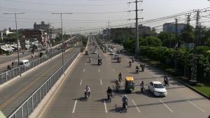 فیروزپور روڈ کی بحالی کے ابتدائی کام کا منظر