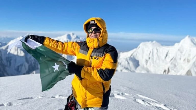 اسپینٹک چوٹی اور سکردو واپسی کے بعد کامیاب کوہ پیما خواتین