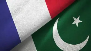 کراچی میں الوداعی تقریب میں فرانس کے سفیر تقریر کر رہے ہیں