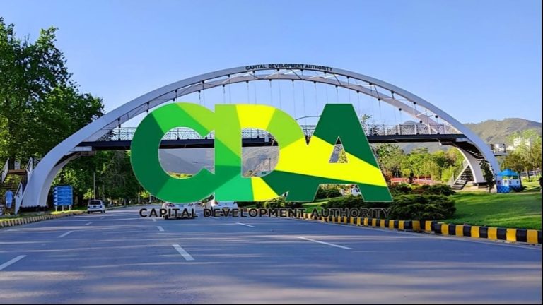 سی ڈی اے کمرہ اجلاس، بورڈ اجلاس میں بجٹ کی منظوری کا منظر