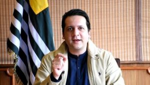 قانون ساز اسمبلی کے کمرے میں حلف برداری یا ووٹنگ کا منظر مظفرآباد
