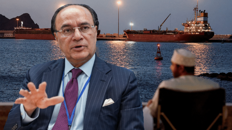 وزیرِ خزانہ محمد اورنگزیب اسلام آباد میں تقریر کرتے ہوئے