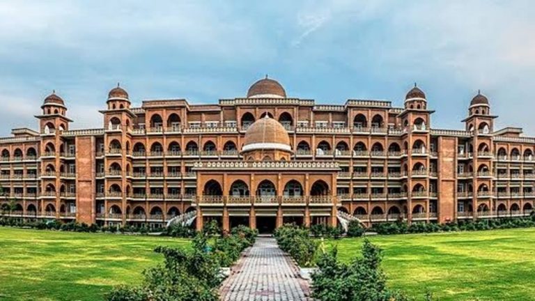 جامعہ پشاور میں سابق وائس چانسلر کی صدارت میں ریٹائرڈ ملازمین کونسل کی میٹنگ