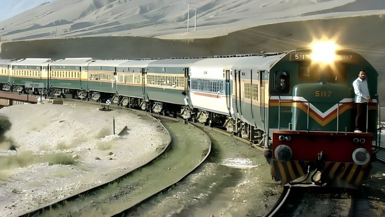 ساریاب اور کوچلک کے درمیان اپ گریڈ شدہ ریلوے پٹری اور تازہ مرمتی کام کا مناظر