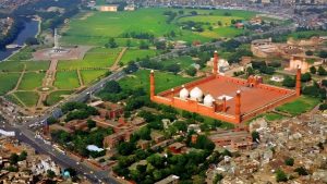 لاہور کے تاریخی مقامات اور قدیم عمارات کا منظر