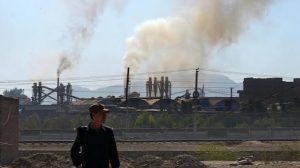 اجلاس کی نشست میں مریم اورنگزیب کی زیرصدارت صوبائی حکام ماحولیاتی آپریشن پر بریفنگ دیتے ہوئے