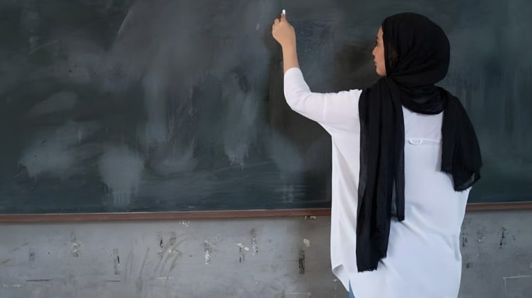 محکمۂ ابتدائی و ثانوی تعلیم کا سرکاری ہدایت نامہ