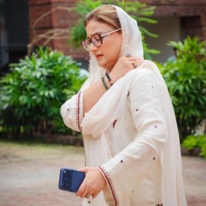 وزیرِاعلیٰ نے لندن دورے کے اخراجات خود ادا کیے ہیں، عظمیٰ بخاری کی وضاحت