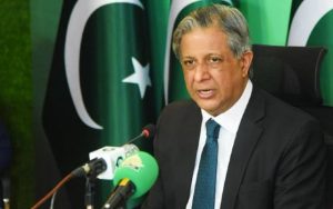 سینیٹر اعظم نذیر طرار لاہور ہائیکورٹ بار ایسوسی ایشن راولپنڈی بنچ کی تقریب میں تقریر کرتے ہوئے