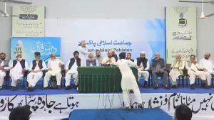 پریس کانفرنس میں جماعتِ اسلامی کے رہنما، راؤ ظفر حسین خطاب کرتے ہوئے