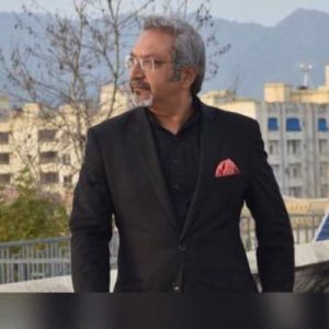 سینٹر شری رحمان کی ایکس پوسٹ کا اسکرین شاٹ یا پارلیمنٹ ہاؤس منظر