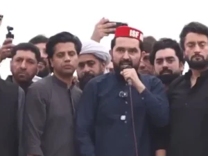 کوہٹ یونیورسٹی چوک میں پی ٹی آئی کے مارچ کی تصویری جھلک اور سہیل آفریدی کی تقریر