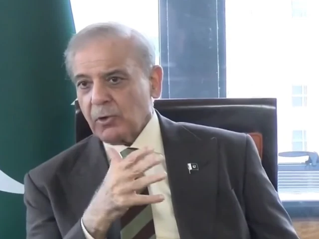 وزیراعظم کی میٹنگ میں ڈیجیٹائزیشن اور مرکزی ڈیٹا سینٹر پر بریفنگ
