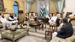 جمعیت علماء اسلام کے مرکزی کور کمیٹی کے اجلاس کا مناظر، مولانا فضل الرحمان صدارت کرتے ہوئے