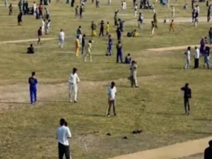 لاہور میں خالی یا کم ہوتے کرکٹ گراؤنڈز کا منظر