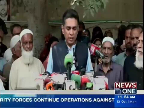 سکھر میں ریلوے زمین کے قریب رہائشی علاقے کی عمارات