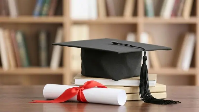 احسن اقبال قومی اسمبلی میں خطاب کر رہے ہیں، وظائف کا اعلان