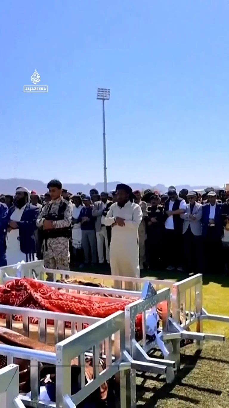 جنوبی یمن میں ہلاک ہونے والے اہلکاروں کے لیے اجتماعی نماز جنازہ