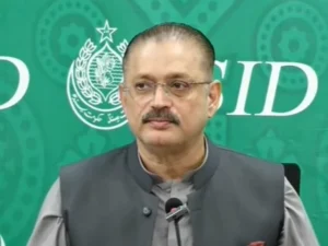 شارجیل انعام میمن میڈیا سے گفتگو کرتے ہوئے