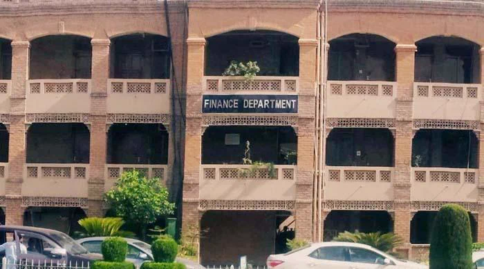 خیبر پختونخوا حکومت کے دفاتر اور مالیاتی کاغذات کی نمائندہ تصویر