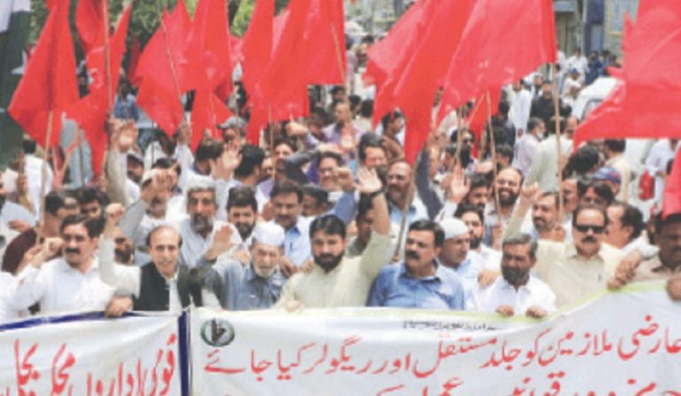 پی ایس ایم کے سینکڑوں ریٹائرڈ ملازمین نے 2017 سے 2024 کے دوران درجنوں درخواستیں دائر کیں | لمحہ نیوز